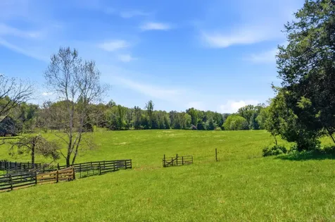 15 Chilton Lane Sperryville VA 22740
