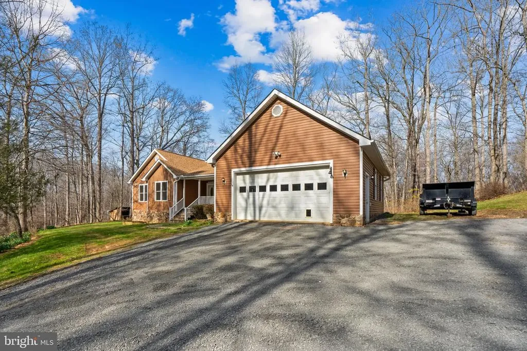 584 Poes Road S Amissville VA 20106