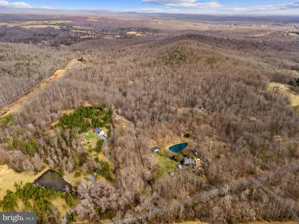 584 Poes Road S Amissville VA 20106