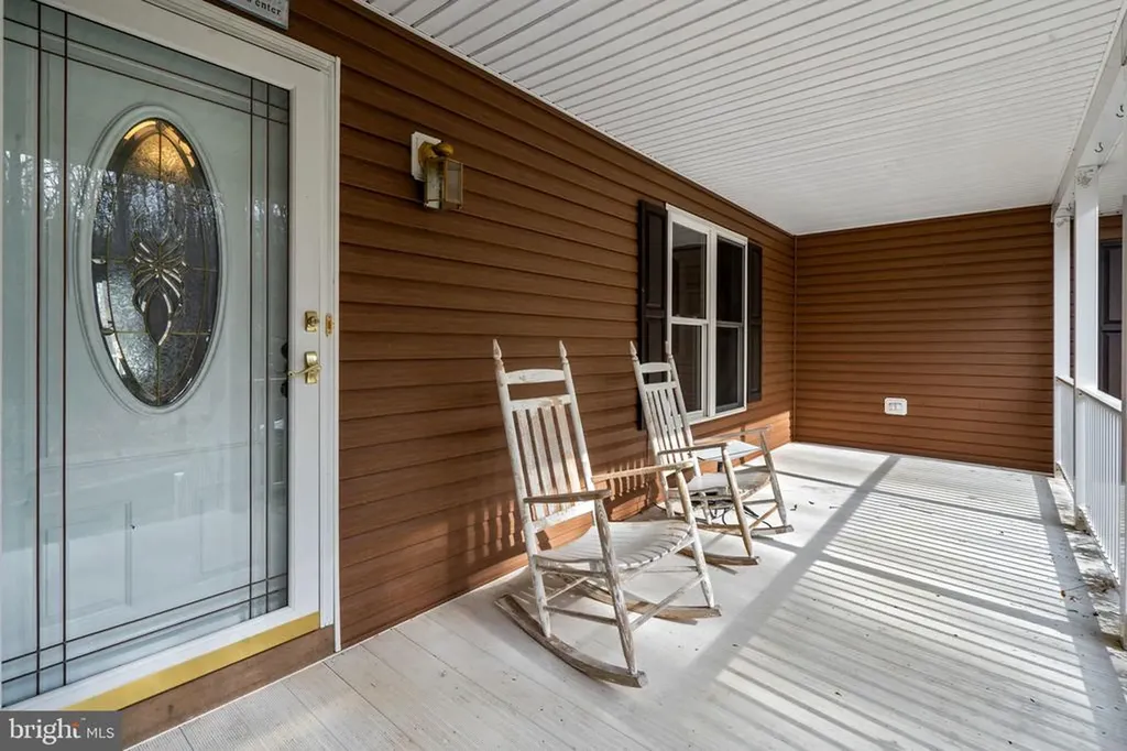 584 Poes Road S Amissville VA 20106