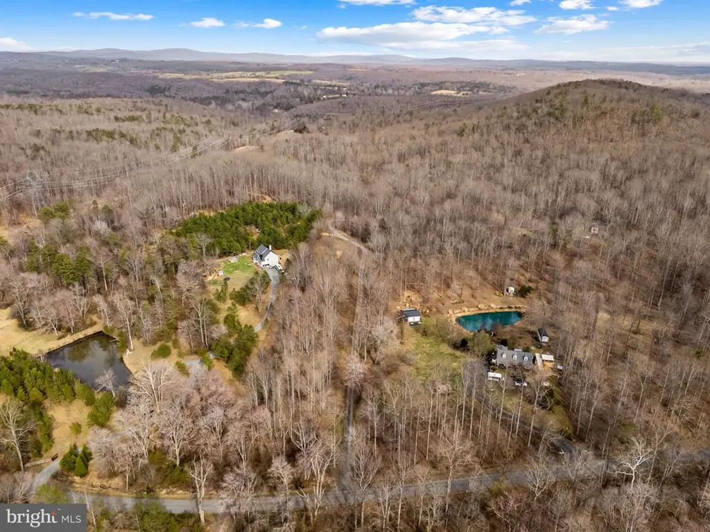 584 Poes Road S Amissville VA 20106