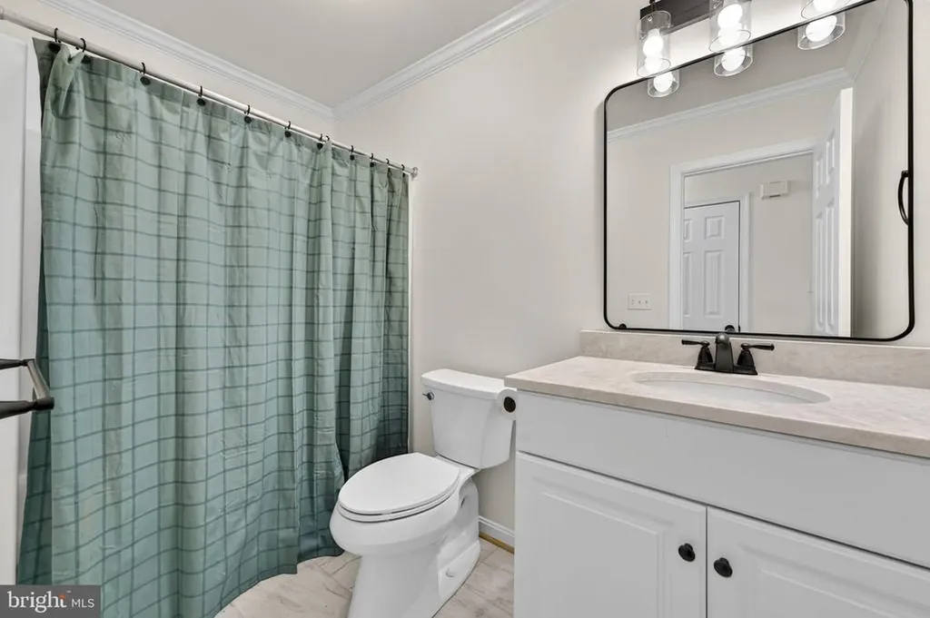 584 Poes Road S Amissville VA 20106