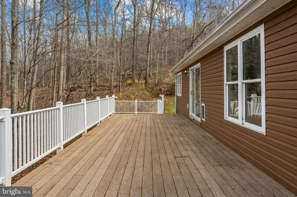 584 Poes Road S Amissville VA 20106