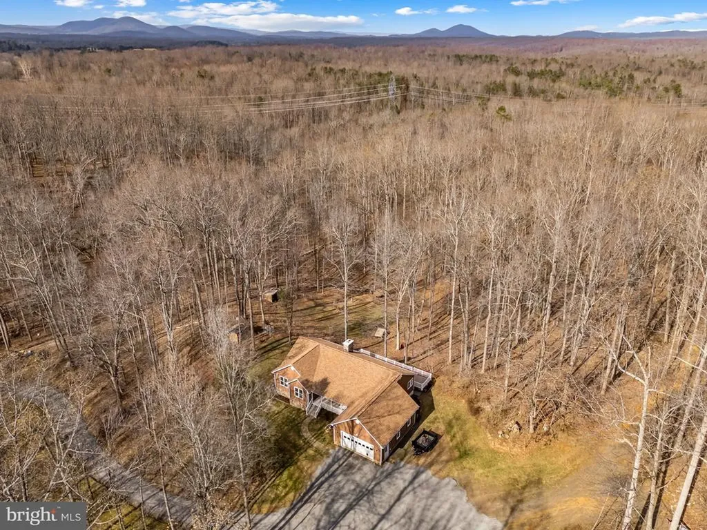 584 Poes Road S Amissville VA 20106
