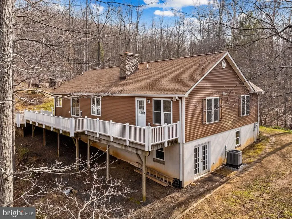 584 Poes Road S Amissville VA 20106