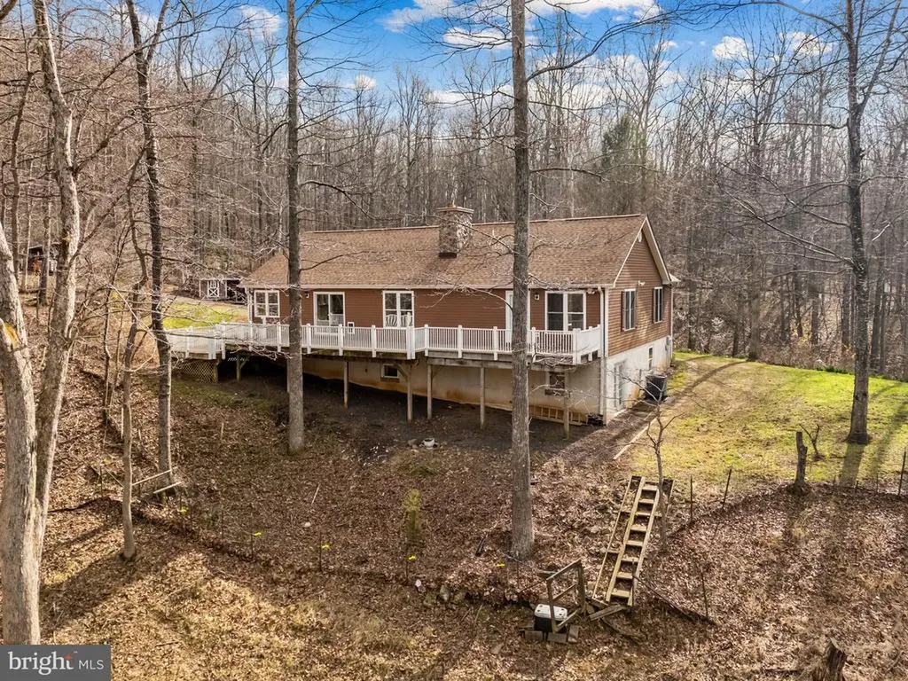 584 Poes Road S Amissville VA 20106