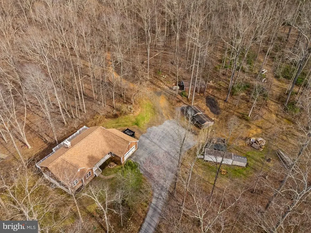 584 Poes Road S Amissville VA 20106