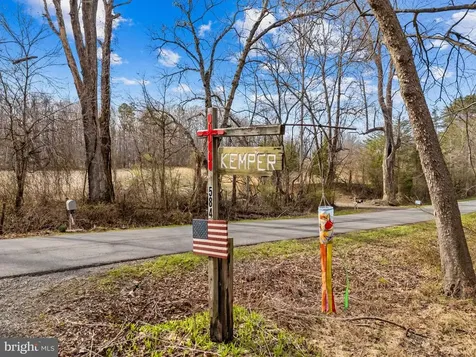584 Poes Road S Amissville VA 20106