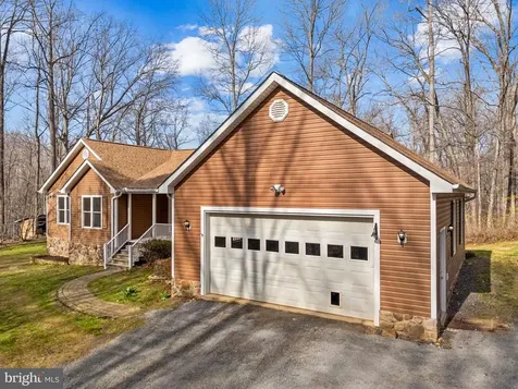 584 Poes Road S Amissville VA 20106