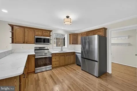 584 Poes Road S Amissville VA 20106
