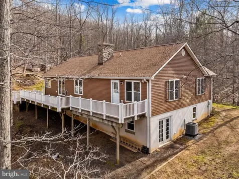 584 Poes Road S Amissville VA 20106
