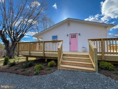 22 Hopewell Lane Sperryville VA 22740