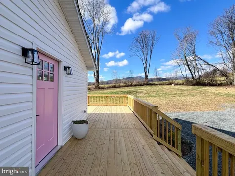 22 Hopewell Lane Sperryville VA 22740