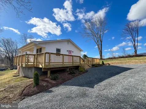 22 Hopewell Lane Sperryville VA 22740