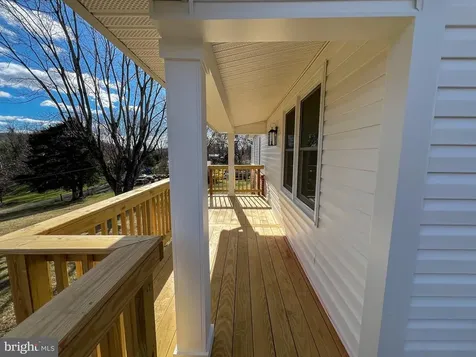 22 Hopewell Lane Sperryville VA 22740