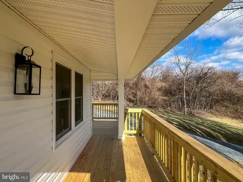 22 Hopewell Lane Sperryville VA 22740
