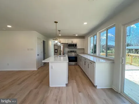 22 Hopewell Lane Sperryville VA 22740