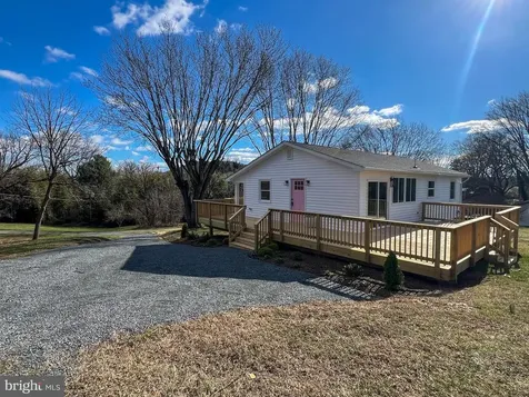 22 Hopewell Lane Sperryville VA 22740