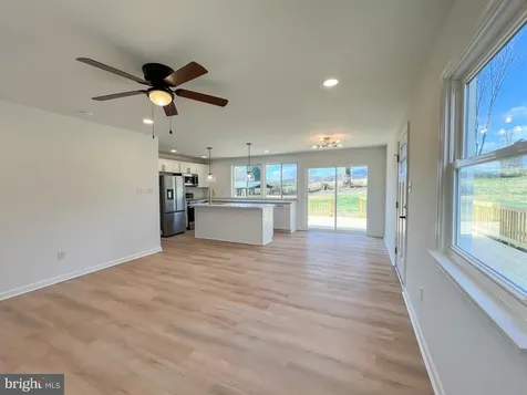 22 Hopewell Lane Sperryville VA 22740