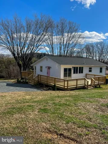 22 Hopewell Lane Sperryville VA 22740
