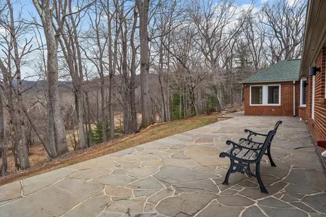 94 Old Hollow Road Sperryville VA 22740