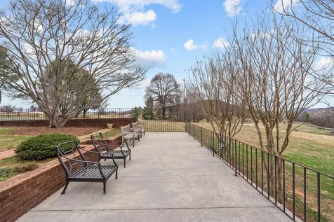 94 Old Hollow Road Sperryville VA 22740