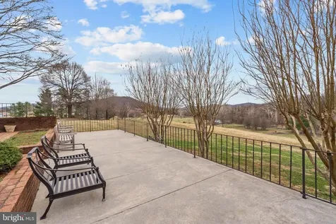 94 Old Hollow Road Sperryville VA 22740