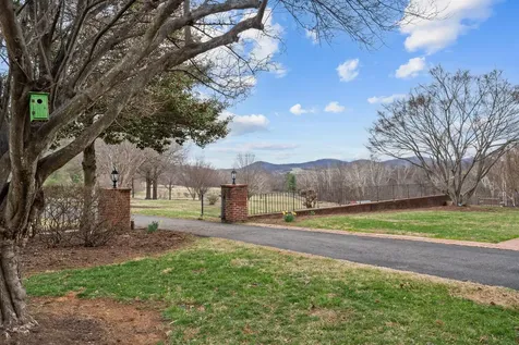 94 Old Hollow Road Sperryville VA 22740