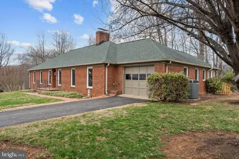 94 Old Hollow Road Sperryville VA 22740
