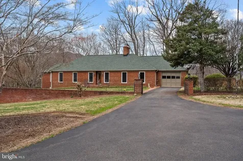 94 Old Hollow Road Sperryville VA 22740
