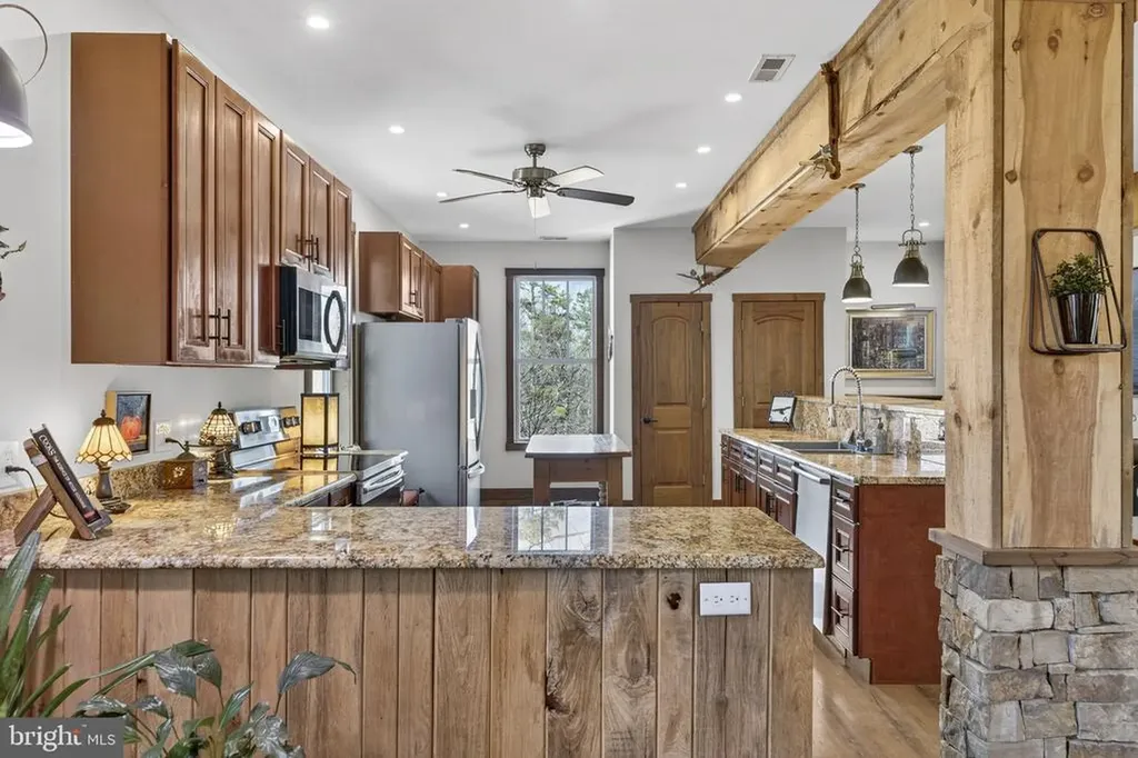 40 Angel Kiss Lane Castleton VA 22716