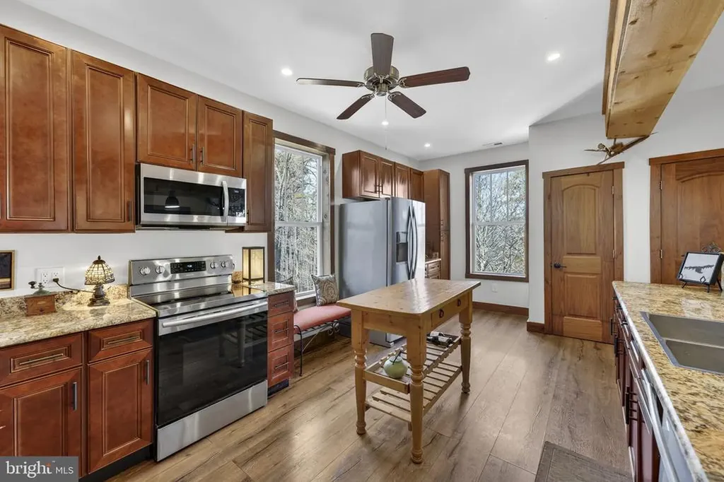 40 Angel Kiss Lane Castleton VA 22716