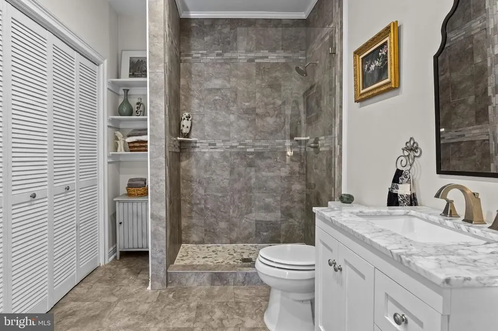 40 Angel Kiss Lane Castleton VA 22716