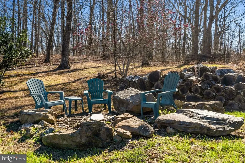 40 Angel Kiss Lane Castleton VA 22716