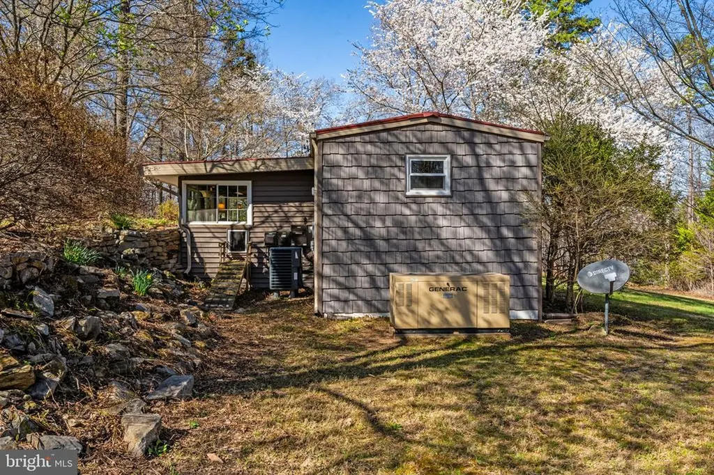 40 Angel Kiss Lane Castleton VA 22716