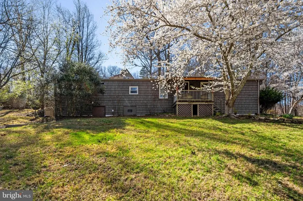 40 Angel Kiss Lane Castleton VA 22716