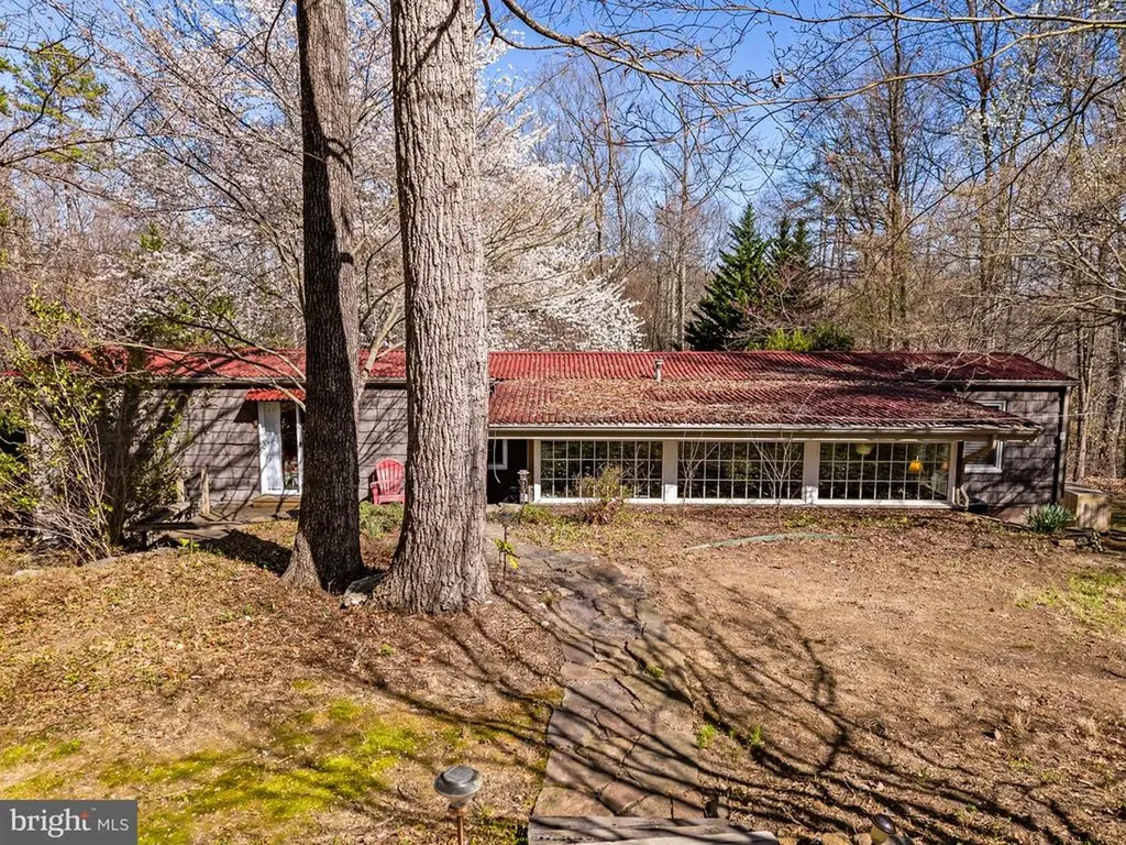 40 Angel Kiss Lane Castleton VA 22716