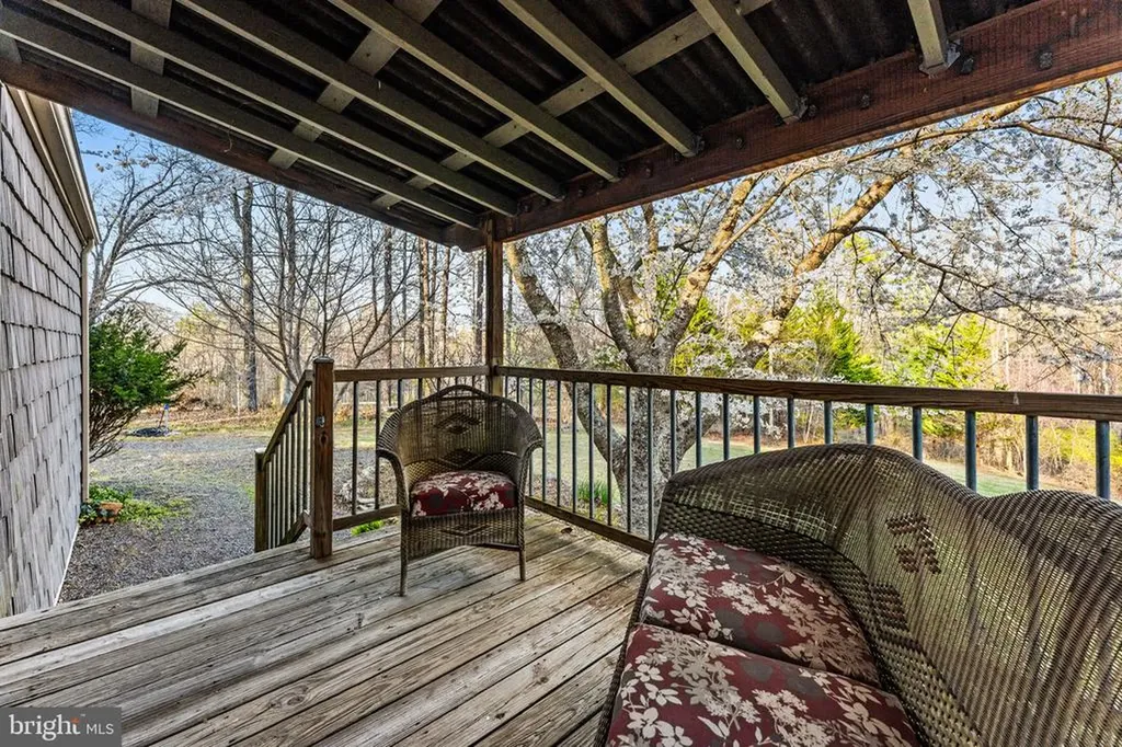 40 Angel Kiss Lane Castleton VA 22716