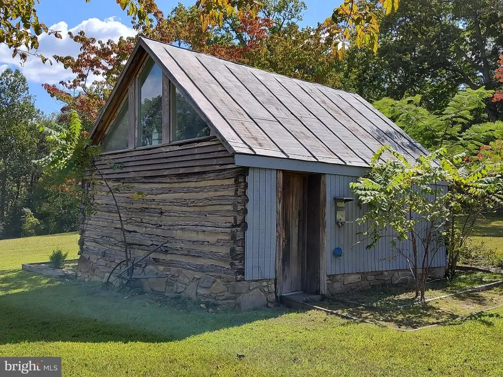 274 Aaron Mountain Road Castleton VA 22716