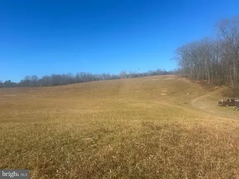 342 Poes S Amissville VA 20106
