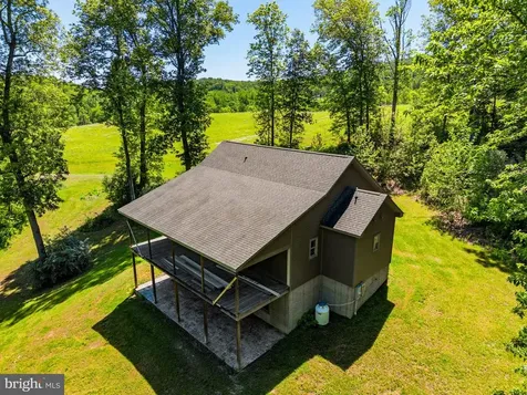 342 Poes S Amissville VA 20106