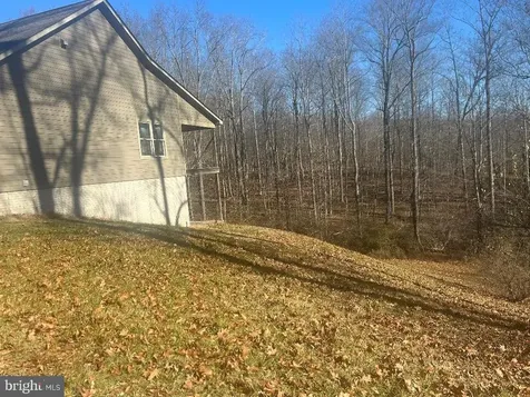 342 Poes S Amissville VA 20106