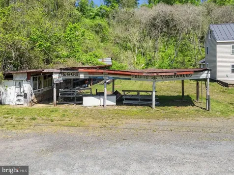 11947 Lee Highway Sperryville VA 22740