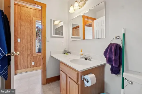 11947 Lee Highway Sperryville VA 22740