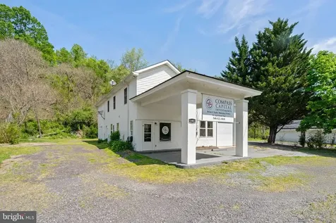 11947 Lee Highway Sperryville VA 22740