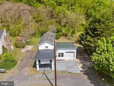 11947 Lee Highway Sperryville VA 22740