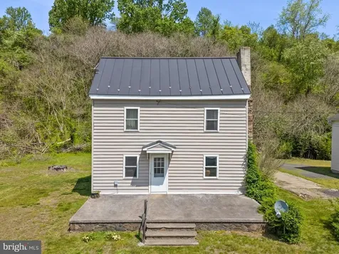 11947 Lee Highway Sperryville VA