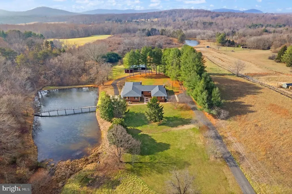 375 Seven Ponds Road Amissville VA 20106