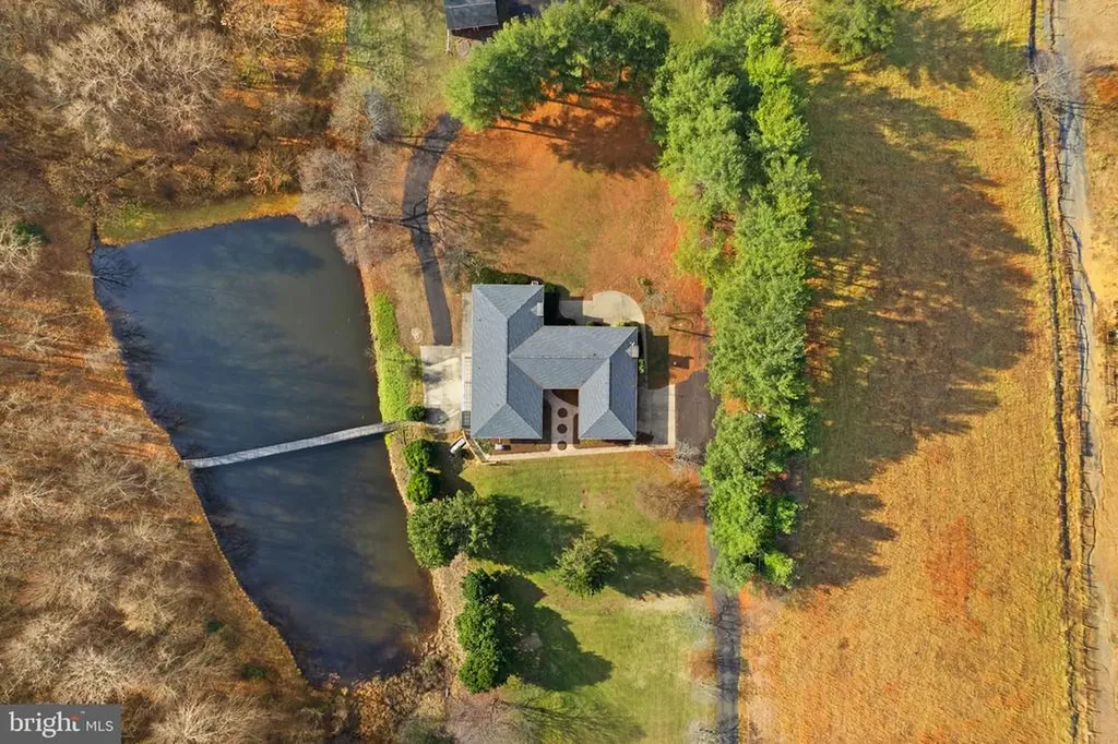 375 Seven Ponds Road Amissville VA 20106