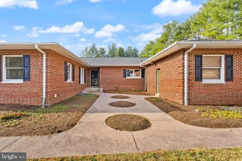 375 Seven Ponds Road Amissville VA 20106